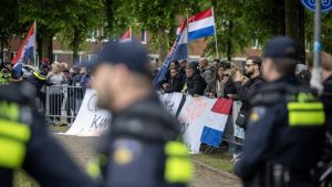 Taakstraf om belediging en bedreiging bij azc-protest Loosdrecht