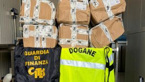 Doppio blitz nel porto di Livorno: sequestrati verdesca e caviale senza certificazione