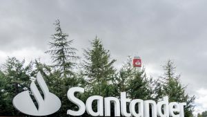 El Banco Santander pacta con los sindicatos prejubilaciones desde 55 años con hasta el 95% de salario