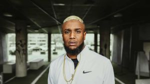 Mand greb ind mod overfald på kvinde i Randers: Nu har seriekriminel rapper fået...