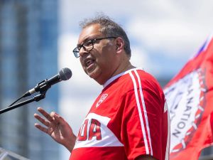 Bell: Nenshi grovels to Loony Left after snapshot with Israel ambassador