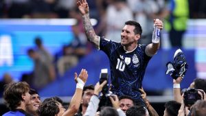 Messi e il legame con Maradona: “Questa vittoria è per lui”