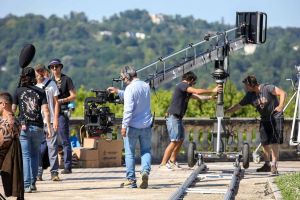 Et si vous jouiez les figurants pour une série de Canal plus tournée à Pau et Oloron cet été ?