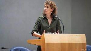 Hermans houdt expertisecentra voor postcovid jaar langer open