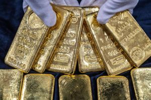 Oro, la crisi di Hormuz continua a pesare sul metallo giallo