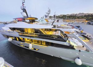 Agressions sexuelles, droit du travail bafoué… À bord des yachts des super-riches, des équipages à la merci de tous les abus
