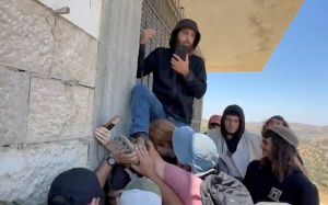 Settlers raid West Bank village in PA-run area; IDF, arriving on scene, lets them flee