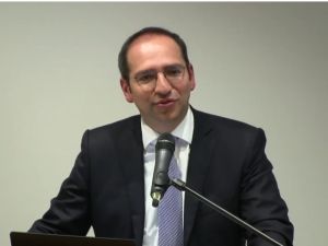 Conjuez que revivió prima a congresistas: socio de magistrado y contratista público