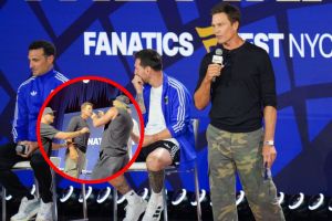 ¡Se volvió loco! Tom Brady pierde el control y golpea a Logan Paul en evento del Mundial