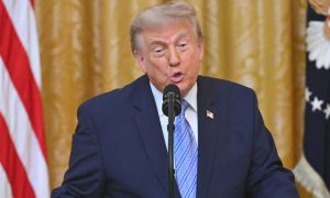 Trumpovo stopnjevanje vročice pred nakazujočim se porazom na vmesnih volitvah