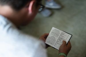 Why Orthodox Jews in the US are pushing back against permanent daylight saving time