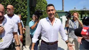 Le avventure del tribunismo estremista, da Parigi a Roma
