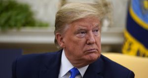 Trump parla di frodi alle urne e annoia. Lo aspettiamo alla finale dei Mondiali