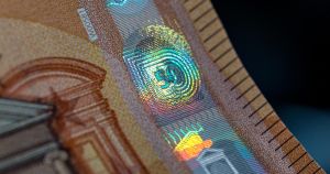 Per far crescere il Paese servirebbe far nascere il terzo polo bancario