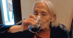 A 107 anni s’iscrive a Fdi. Storia di Erminia, sorella d’Italia