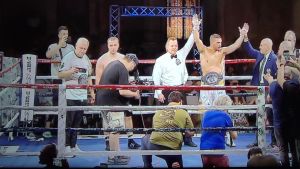 Boxe in piazza del Popolo: l’ascolano Eros Seghetti vince e si laurea campione europeo dei mediomassimi. «E ora ho un sogno»