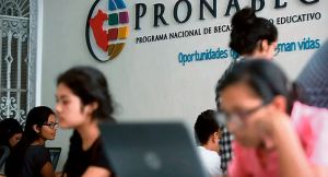 Beca Bicentenario: Ejecutivo no da señales de rescatar el programa y el 20% de jóvenes ya perdieron vacantes