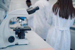 Science by merit, not political favor