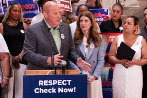 Council paraprofessionals bill breaks N.Y. law