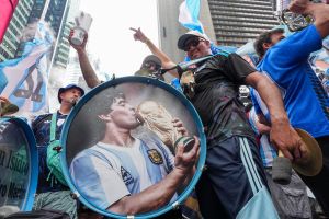 Times Square se pinta de albiceleste: así fue el último banderazo argentino rumbo a la Final
