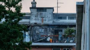 “Al fuoco, chiamate i pompieri”: Gianfranco e Luisa, 89 e 84 anni, morti intrappolati in casa. Così le fiamme non hanno lasciato scampo