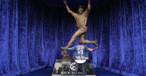 The Blue Jays get it right with overdue Joe Carter statue. Why stop there?