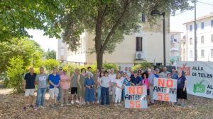 Arriva l’antenna 5G a Montebelluna, residenti in rivolta: «Pronti a incatenarci»