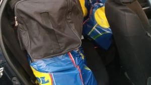 Traditi dai borsoni pieni, due giovani presi con la spesa rubata al Lidl