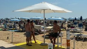 Spiaggia no smoking, finita la tolleranza: a Jesolo arrivano le prime multe