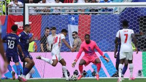 L'Inghilterra batte la Francia con un incredibile 6-4 ed è terza. I Blues sfiorano la rimonta impossibile