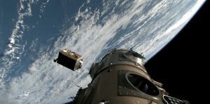 Les centres de données spatiaux posent aussi des risques écologiques. Qu’en dit le droit ?