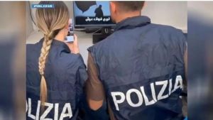 Le chat della 17enne arrestata per terrorismo: «Morire per Allah mi darà un senso»