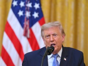 Raymond J. de Souza: Trump is a gangster dressed up like a president