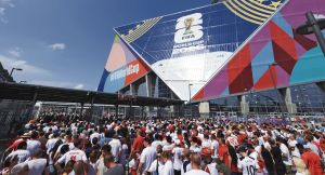 La FIFA gana y los países anfitriones pagan la cuenta
