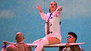 Katy Perry a Lucca, la festa dei 18mila sugli spalti. Fan in delirio per l’unica data italiana del mega show