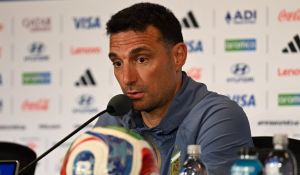 Scaloni in tears after World Cup loss: ‘It’ll be hard to build a team like this again’
