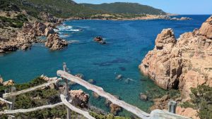 Una Sardegna di onde e sussurri