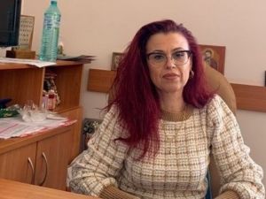 Директорката на ОУ 