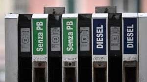 La Slovenia alza i prezzi del carburante: la benzina aumenta di 6 centesimi e il diesel di 13