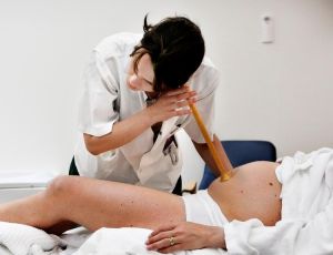 Fødselshjælpere er ikke et alternativ til sundhedsvæsenet
