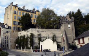 La face cachée du Béarn dévoilée : la famille Ferrou, bourreaux à Pau de pères en fils