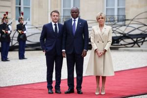 Françafrique : pourquoi Emmanuel Macron reçoit en grande pompe le président gabonais, Brice Oligui Nguema