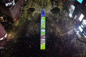 Crowds in Buenos Aires thank Messi and the Argentine team for a golden age