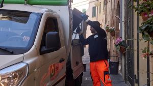 Prosegue l’emergenza caldo. Raccolta rifiuti e altri servizi nel tardo pomeriggio e di sera