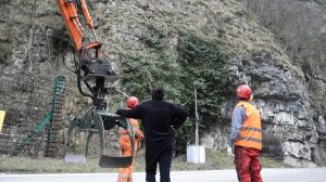 I sindaci dell’Agordino guidano la protesta: «Basta soldi per i Giochi, va finanziata la regionale 203»