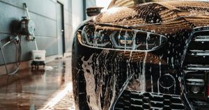 Užas u susjedstvu: Krenuo oprati automobil pa poginuo na licu mjesta