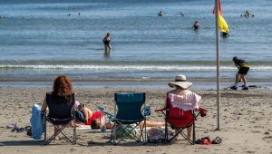 Kathriona Devereux: Footballs, dogs, loud music... my guide to Cork beach etiquette
