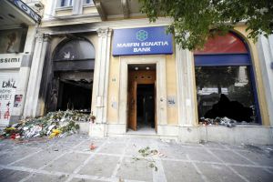 Κάθε φορά που η άρχουσα τάξη αποτυγχάνει να νομιμοποιηθεί, ξερνάει Marfin