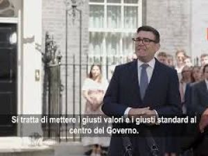 Burnham: Tra poco varcherò quella porta e per prima cosa mi occuperò dei senzatetto