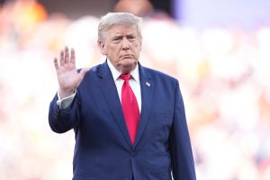 Trump Needs to Defy History to End the Iran War